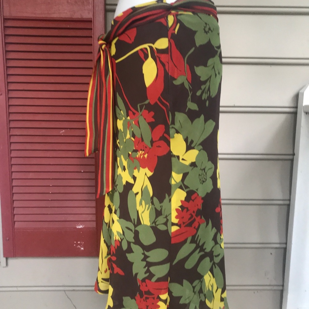 H&M Espresso Floral Skirt 8 FREE SHIP - Picture 2 of 4